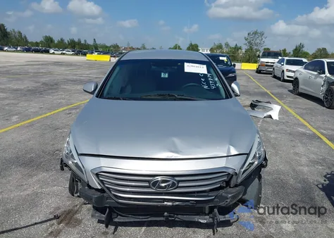 2017 Hyundai Sonata Se z USA, uszkodzony, nr VIN 5NPE24AF7HH459874